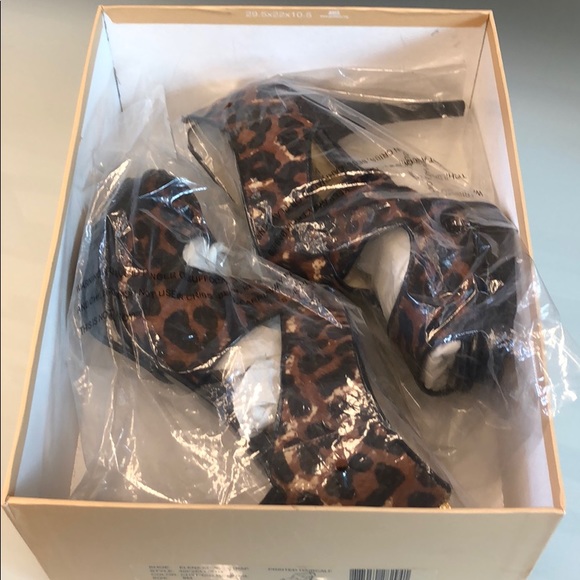 Michael Kors Elena Cross Strap Cheetah Heels Sz 8M - Picture 8 of 8